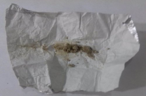 Təcridxanada olan qohumuna narkotik gətirən şəxs saxlanılıb