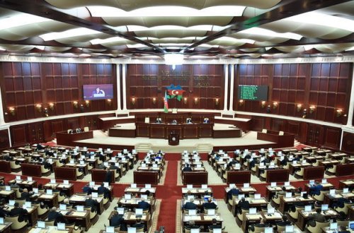 Azərbaycanlı deputat qrup rəhbəri vəzifəsindən azad olunub - FOTO