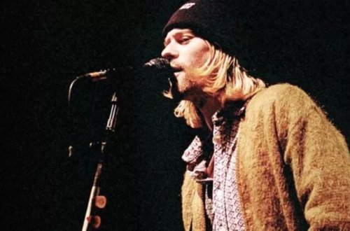 Əfsanəvi ifaçının akustik gitarası fantastik qiymətə hərraca çıxarılıb