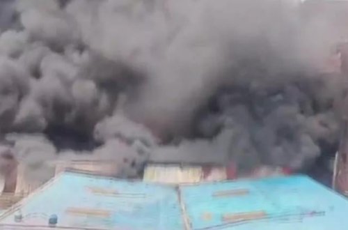 Banqladeşdə plastik fabrikdə dəhşətli yanğın baş verib