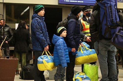 BMT: Ukraynanı tərk edənlərin sayı 5 milyonu ötüb