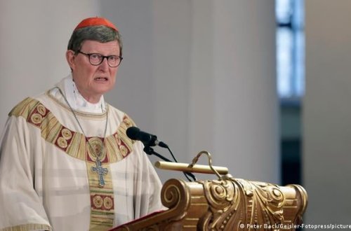 Bu ölkədə qalmaqal: Rahibin qumar borcu ianələr hesabına ödənilib