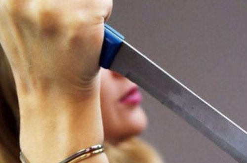 Zaqatalada arvad ərini bıçaqladı