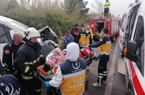 Antalyada turistləri daşıyan avtobus qəzaya düşdü - 12 yaralı