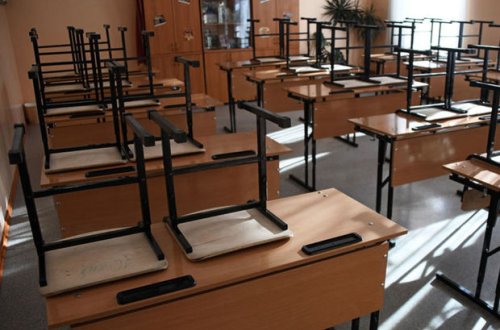 Rusiyada məktəblini saytda satışa çıxardılar - FOTO