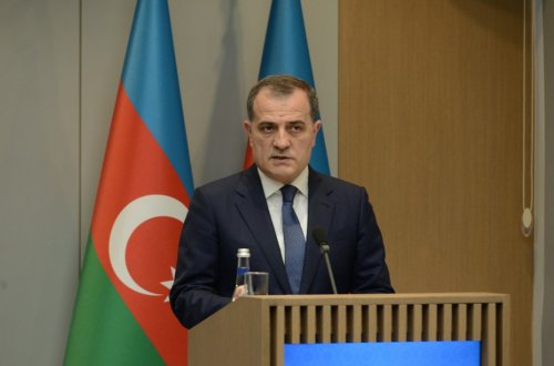 Azərbaycan və Çin xarici işlər nazirləri arasında telefon danışığı olub