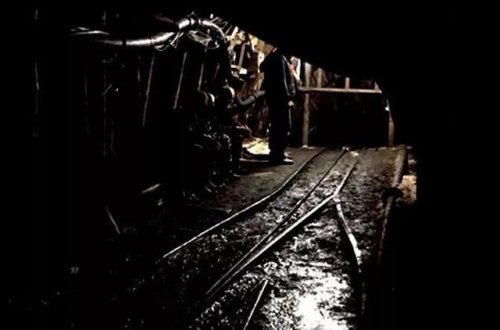 Polşada mədən fəlakəti: Ölən və yaralananlar var