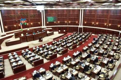 Əmək pensiyaları ilə bağlı dəyişikliklər paketinin Milli Məclisin plenar iclasında müzakirəyə çıxarılacağı tarix açıqlanıb