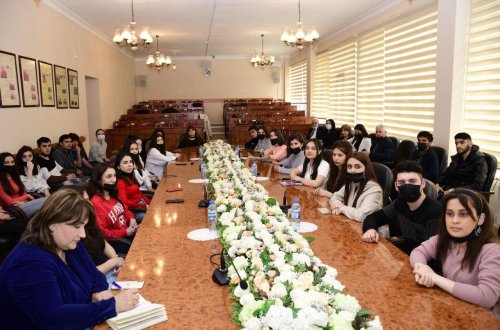 MEDİA-nın İcraçı direktoru Əhməd İsmayılov Bakı Slavyan Universitetində görüş keçirib