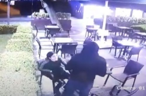 Azərbaycanlı kişi Türkiyədə parkda arvadını güllələdi - VİDEO