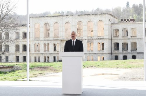 Azərbaycan Prezidenti: 