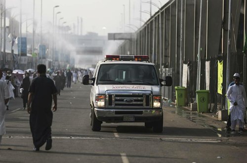 Məkkə-Mədinə yolunda ağır qəza - 8 ölü, 43 yaralı