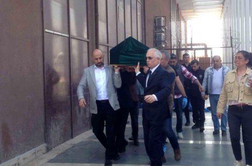 Türkiyəli məşhur 8-ci mərtəbədən yıxılıb öldü - FOTO