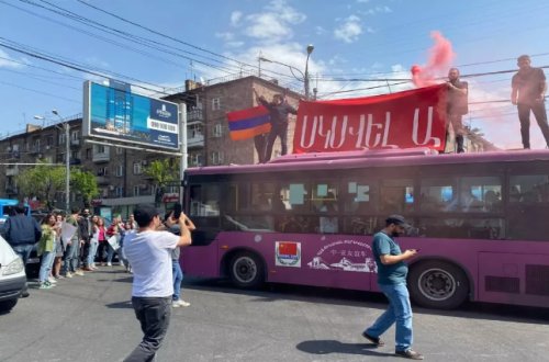 Ermənistanda Paşinyanın istefası tələbi ilə etiraz aksiyaları keçirilir