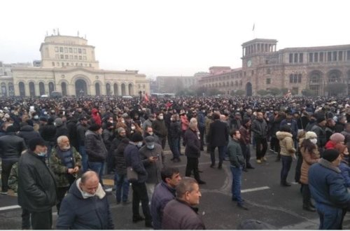Ermənistan müxalifəti etiraz yürüşü keçirir
