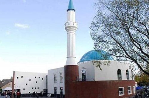 Fransada iki məsciddə İslam əleyhinə yazılar yazılıb