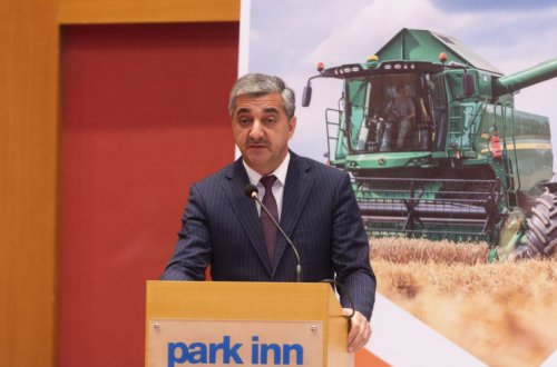 “Aqrar sahədə əməyin mühafizəsi” mövzusuna həsr olunmuş konfrans keçirilib