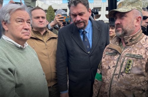Генсек ООН приехал в освобожденный поселок Украины