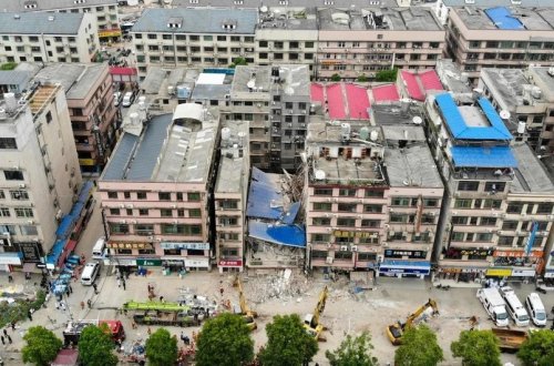 Çində binanın çökməsi nəticəsində azı 39 nəfər itkin düşüb