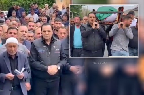 Yaxın dostunu itirən Manaf Ağayev onu çiyinlərində daşıdı - VİDEO