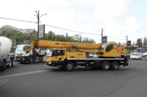 Ermənistan müxalifəti İrəvanda körpünü bağladı