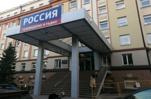 Britaniya “Rossiya”nın Azərbaycan əsilli aparıcısına sanksiya tətbiq edib