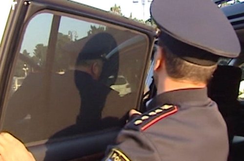 Avtomobillərdə pərdə və plyonkadan istifadə ləğv edilib? - VİDEO