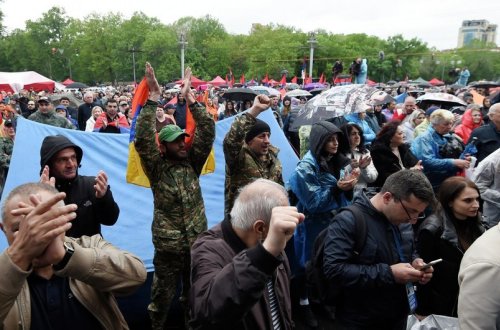 Ermənistanın keçmiş polis rəisi etiraz aksiyasında saxlanılıb