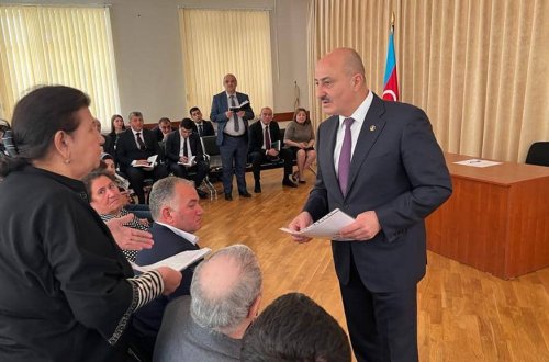 Nəsimi rayon İcra Hakimiyyətinin başçısı səyyar qəbul keçirib