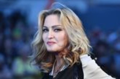 Madonna Papadan kilsədən xaric edilməsinə yenidən baxılmasını xahiş edib