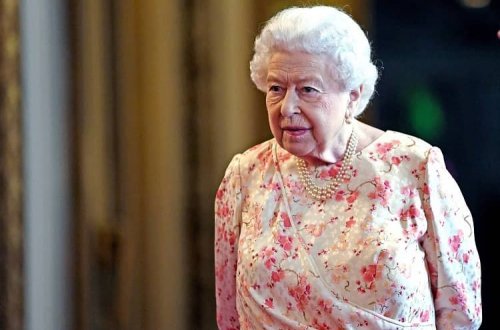 Kraliçanın səhhətində problem olduğu iddia edilir