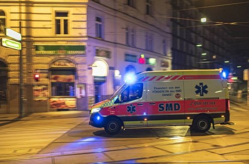 Avstriyada qatar qəzaya uğrayıb, ölənlər və yaralananlar var