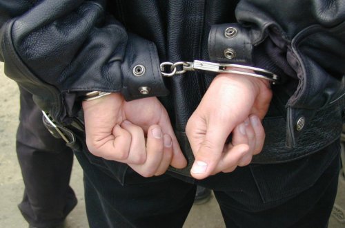 Keçmiş məhkum 2 min manatlıq oğurluğa görə tutulub