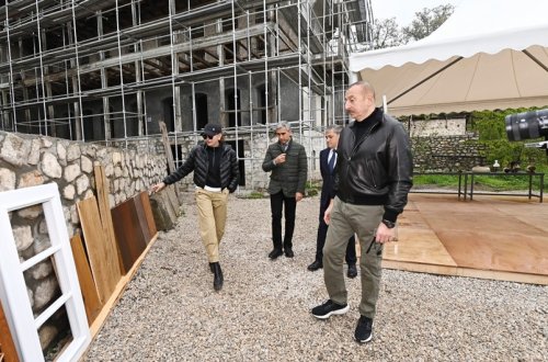 Prezident İlham Əliyev və Mehriban Əliyeva “Shusha Boutique Hotel”in yerləşəcəyi ərazidə olublar