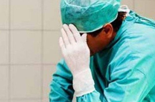 Həkim azərbaycanlı məşhurun anasını səhv əməliyyat etdi: QADIN KEÇİNDİ - FOTO