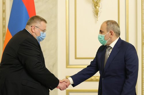 Paşinyan Overçukla regionda kommunikasiyaların açılmasını müzakirə edib