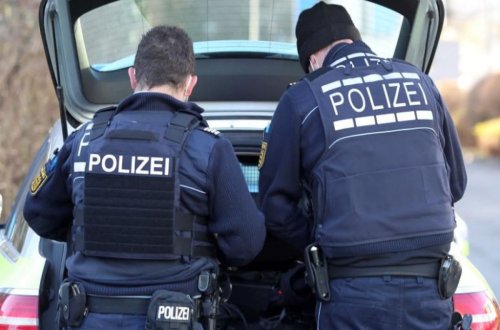 Almaniya polisi neofaşist hücumun qarşısını alıb