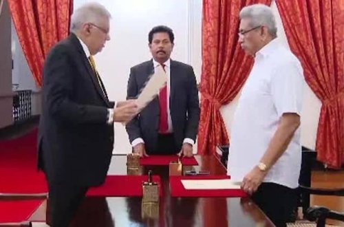 Şri-Lankada yeni baş nazir vəzifəsinin icrasına başlayıb