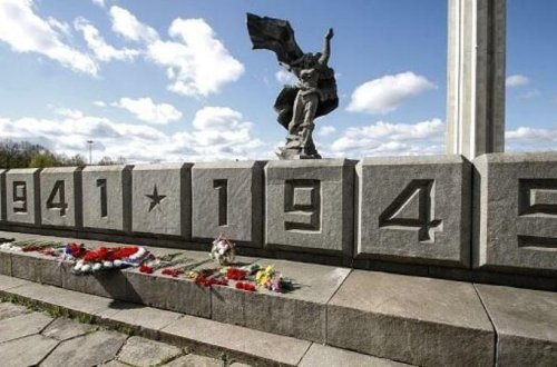 Riqada sovet abidəsi söküldü, ayağa ermənilər qalxdı