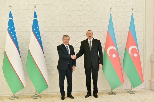 Şavkat Mirziyoyev Azərbaycan Prezidenti İlham Əliyevi təbrik edib