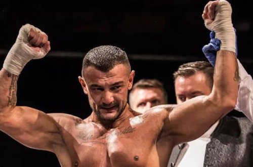 Türkiyəli boksçu infarkt keçirərək rinqdə dünyasını dəyişib