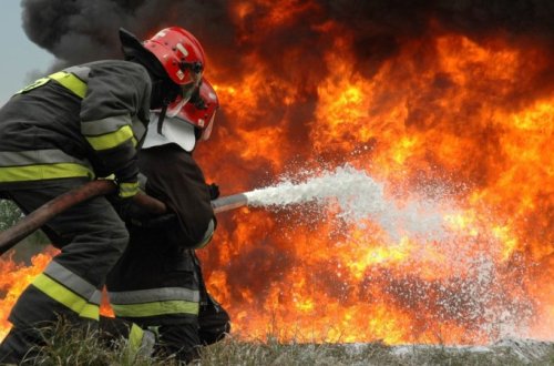 SON DƏQİQƏ! Sabiq xanım deputatın Şəmkirdəki evi yandı