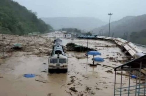 Hindistanda daşqın: 8 NƏFƏR ÖLÜB