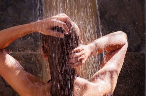 Çimərkən ağlayan qız - Qəribə diaqnoz