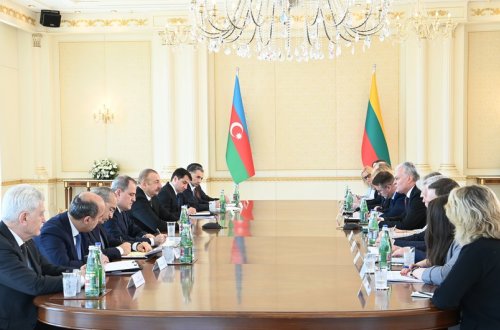 Состоялась встреча президентов Азербайджана и Литвы в расширенном составе