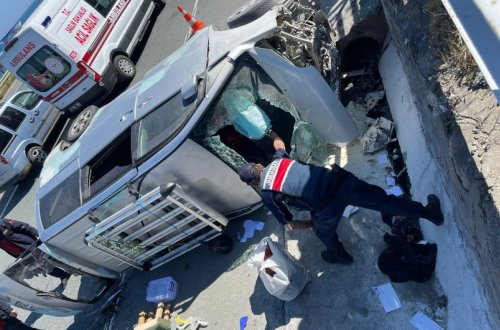 Türkiyədə Gürcüstan vətəndaşlarının olduğu mirkoavtobus qəzaya düşüb, ölən və yaralananlar var
