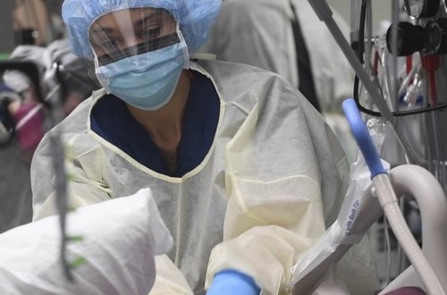 Əfqanıstanda yüzlərlə insan naməlum infeksiyaya yoluxub