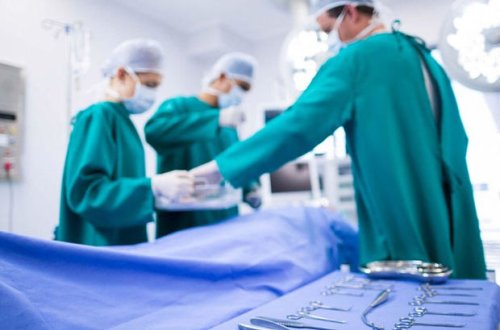 Azərbaycanda müəllim əməliyyat masasında öldü - FOTO