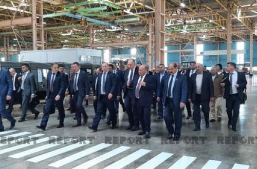 Gəncə Avtomobil Zavodu ilə Belarusun iki müəssisəsi arasında memorandumlar imzalanıb - FOTO