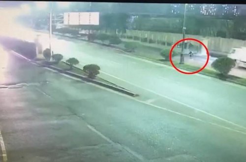 Bakıda piyadaların səhlənkarlığı faciəyə səbəb olub - VİDEO